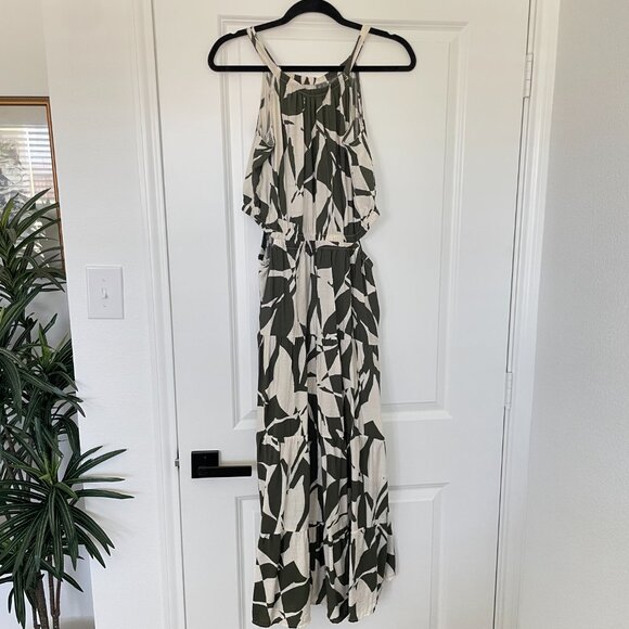 Maurices Floral Maxi Dress with Side Cutouts – Size Large - Picture 4 of 6